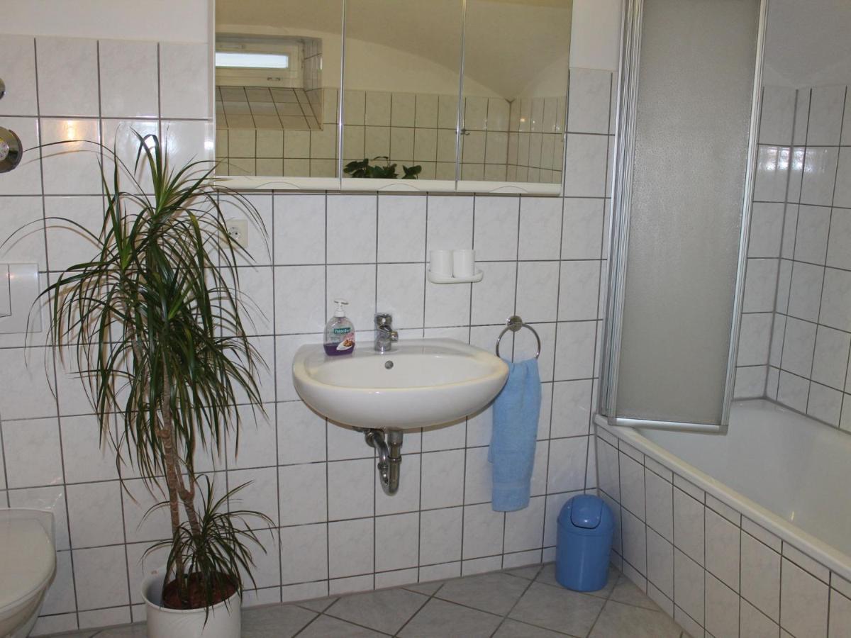 Comfy Apartment In Weissig With Garden Екстериор снимка
